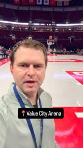 Buckeyes coach Chris Holtmann talks freshmen Taison Chatman, Scotty  Middleton, Austin Parks and Devin Royal while at Big Ten media day.  #ohiostate #freshmen #bigten #collegebasketball