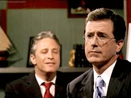 Jon stewart spit take the late show with stephen colbert GIF sur GIFER