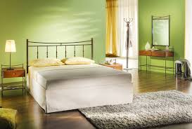 Une déco de chambre grise et blanc c'est chic et intemporel. Chambre Verte 15 Idees Et Inspirations Deco Pour Nous Apaiser