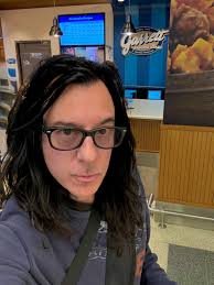 Every time I stop in Chicago we immediately have an understanding. I got  the Garrett mix. 🍿 ￼Garrett's Popcorn Chicago Midway International Airport