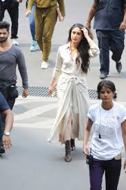 Veere Di Wedding On The Sets Photogallery Star Cast On The Set Photos Selfie On The Sets Swara Bhaskar With Veere Di Wedding Director Shashanka Ghosh 1,805 likes · 1 talking about this.