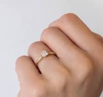 LEAH ring, 18 k yellow gold, 0.52 ct, size 50