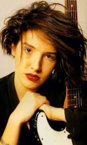 Spiteri and mcelhone shift gears here writing a different style of music than their texas work. Sharleen Spiteri From Texas 90s Hair And Makeup Sharleen Spiteri Short Bob Hairstyles Singer