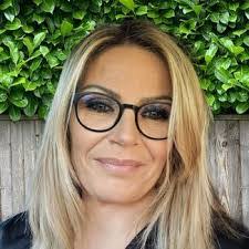 Laura Chiappetta's Instagram, Twitter & Facebook