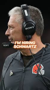 Former Wisconsin Badgers standout tight end and 4 year NFL professional, Travis  Beckum, will be joining us tonight as a guest speaker!