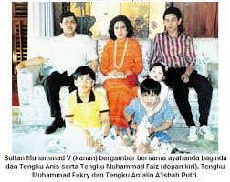Mediakini.com | tengku muhammad faris petra hari ini selamat dimasyhurkan sebagai sultan kelantan yang baru. There Was A Huge Family Tussle Back In 2009 And It Involved The Sultan Of Kelantan