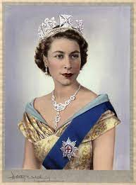 It was used to allude to elizabeth, the virgin queen, as the secular successor to the virgin mary. 30 Of Our Favorite Portraits Of Queen Elizabeth Ii To Celebrate Her 63 Year Reign Artnet News