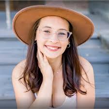 Sarah Nesbit's Instagram, Twitter & Facebook