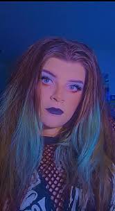 What are your favourite singers or bands in all languages you are learning?  I will start: * Swedish: Laleh * French: Angèle * Italian: Måneskin *  German: Die Ärzte If you are