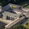Les frères bouvier ont acquis en octobre 2018 ce monastère résolument cistercien classé, ses jardins, sa prairie et son parc pour y développer un projet qui rendra son éclat à ce trésor du temps. 1