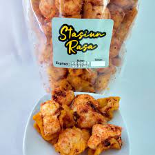 Bubur pedas is made from finely ground sauteed rice and grated coconut.the stock is made either from tetelan (bony meat such as ribs) or chicken broth. Siomay Kering Pedas Cikruh 1kg Camilan Snack Kue Lazada Indonesia