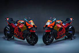 März 2021 wird die motogp von der startaufstellung des losail international circuit in die nacht von katar aufbrechen. Ktm Moto Gp 2021 Neue Rc16 Und Oliveira Im Werksteam