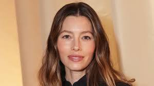 Jessica Biel's Ultimate Core Move for a Toned Midsection — Celebwell