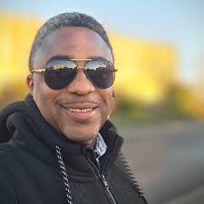 One of our movie legends. Ekow Smith Asante is aging gracefully and looking  super cute. ❤️ Photo by @ecowsmith_asante (Instagram)