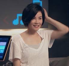 王菲马云合唱飙高音穿v领衫染金毛太个性衬得马云不像同辈人 style fashion
