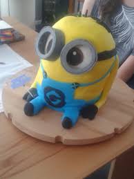 Gestern hat mich das backfieber gepackt und ich habe meinem freund einen süßen minions kuchen gebacken. Minion Kuchen 3d Meine Variante Zoliakie Austausch