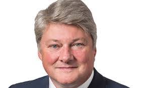 Simon Davenport's Instagram, Twitter & Facebook