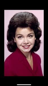 Annette Luke's Instagram, Twitter & Facebook