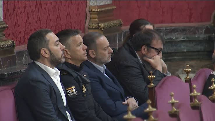 Tirarán Ábalos y Koldo de la manta en el Supremo tras sus exclusivas en  OKDIARIO?