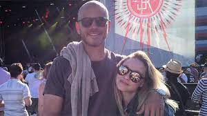 Check spelling or type a new query. Becca Tobin Marries Zach Martin In Front Of Plenty Of Former Glee Co Stars Entertainment Tonight