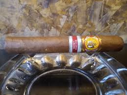 About habanos cigars and habanos brands, the completed habanos guide of cuban cigars for beginners that want to learn about cuban cigars and the best habanos. El Rey Del Mundo Libano Regional W I H 20 Cigar Review Cuban House Of Cigars