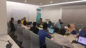 Dalam prakteknya dalam lembaga pendidikan islam dan masyarakat islam sudah mengimplementasikan paparan di atas, baik di tingkatan wacana adanaya mata kuliah/mata pelajaran ushul fiqh, fiqh muqarranah, ulumul qurán dan ulumul hadits serta di tingkatan kehidupan. Peluang Bantu Pelajar Sekolah Agama Di Perak Yayasan Dakwah Islamiah Malaysia