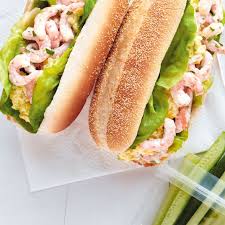 Sandwichs Aux Oeufs Et Aux Crevettes Nordiques Ricardo Recipe In 2020 Sandwiches Egg Salad Sandwiches Egg Salad