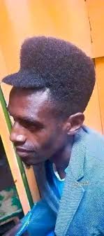 Muyinuka sikukuu 🤣🤣🤣👈 mwisile kuu aume kwi mwenzele mweu ukwitwa kofia  stael 🤣🤣