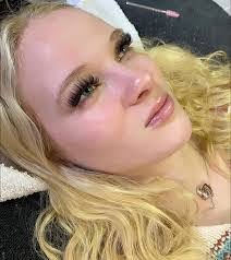 Amanda Sprinkle's Instagram, Twitter & Facebook