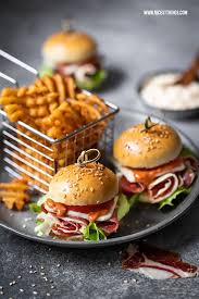 Mini Burger Rezept Tapas Burger Mit Iberico Schinken Und Manchego Nicest Things Lebensmittelfotografie Fingerfood Fingerfood Rezepte