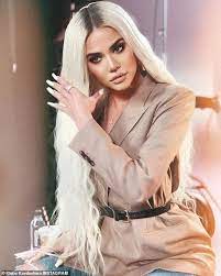 Khloe Kardashian Rocks Long Flowing Blonde Locks On Social Media Khloe Kardashian Style Khloe Kardashian Kloe Kardashian