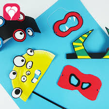 Material, das man zum basteln braucht: Helau So Kannst Du 5 Einfache Masken Basteln Balloonasblog