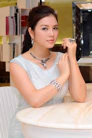 Lý nhã kỳ kinh doanh gì. Con Ä'Æ°á»ng Trá»Ÿ Thanh Ä'áº¡i Gia Kim CÆ°Æ¡ng Cá»§a Ly Nha Ká»³