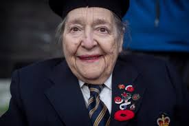 Remembrance Day ceremony in Vancouver honours those who served