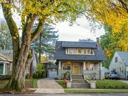 3716 Ne Hassalo St Portland Or 97232 4 Beds 3 5 Baths Bungalow Exterior Craftsman Bungalows Home