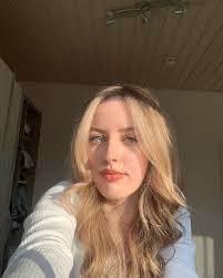 Lucy Mullen's Instagram, Twitter & Facebook