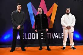 Björkman took part as an artist in melodifestivalen 1992. Anis Don Demina Bada Tar Mycket Plats
