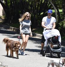 Amanda seyfried is yet another example of the fact that being pregnant is no barrier to looking chic. Amanda Seyfried And Husband Walk With Baby Daughter In La Daily Mail Online
