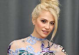 Penyanyi Cantik ini Idamkan Messi Bela West Ham United