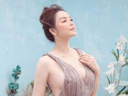 Trần thị thanh nhàn, better known as lý nhã kỳ is a vietnamese actress, model and businesswoman. Ly Nha Ká»³ Chuc Táº¿t Nha Báº¡n Trai Yeu 9 NÄƒm Chuáº©n Bá»‹ CÆ°á»›i NÄƒm Nay