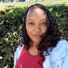 We were thrilled to have Southern Tide CEO, Carey Ann Campbell visit our  Nantucket store yesterday afternoon. 🐟 Proud to be part of a company with  women in leadership who care so