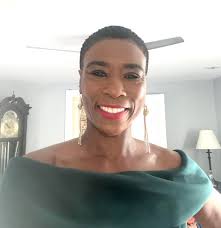 Last week I was task by my aunt @jamestiffiney to create this funeral spray  for beautiful young lady who lost her battle with cancer. As a mother of a  30-year-old daughter I