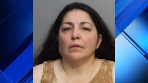 Police: Sweetwater woman tried to stab, choke daughter following argument