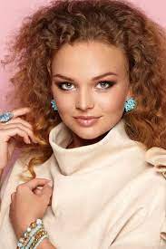Throwback Popular Hairstyles From The 90s Hair Styles 90s Hairstyles Popular Hairstyles