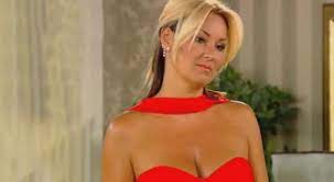 She is mostly known for tv series çocuklar duymasın. Pinar Altug Dan Cok Konusulacak Sirlar Cinsel Iliski Bekleyen Bir Adam Bursa Hakimiyet