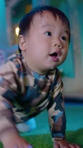 Laura Arato's Instagram, Twitter & Facebook