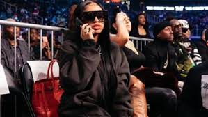 But some become infamous for the murders they committed. Boxing News Floyd Mayweather S Daughter Arrested Stabbing Incident Floyd Mayweather Return