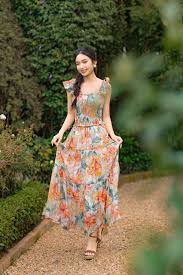 Chọn váy đi biển tuyệt xinh thu hút mọi ánh nhìn