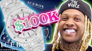 Lil Durk Gets Diamond Fangs!