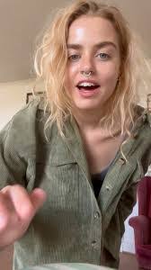 Bonnie Steward's Instagram, Twitter & Facebook